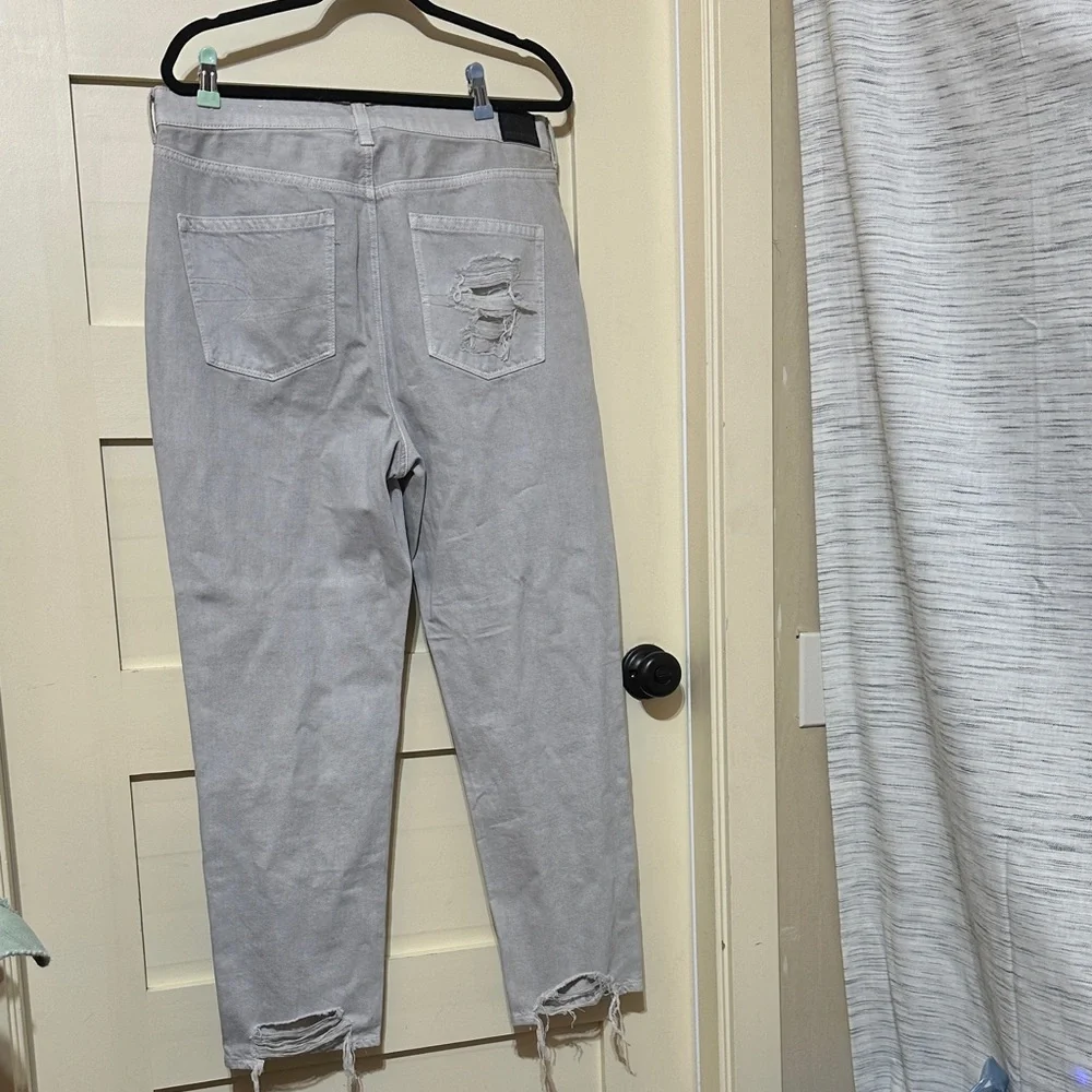 American Eagle Outfitters Light Gray Distressed Boyfriend Jeans - Picture 2 of 5